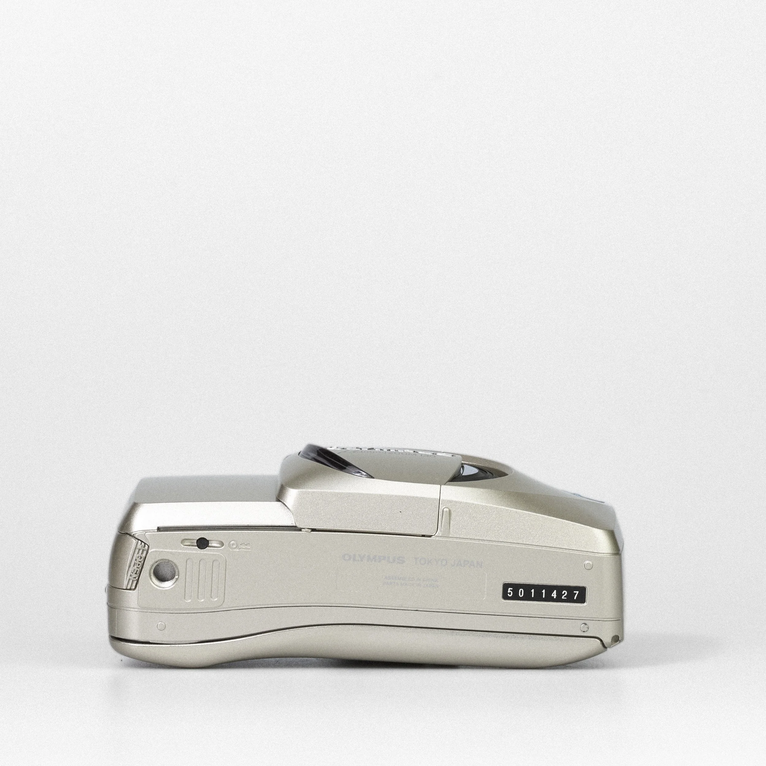 Olympus μ [mju:] ZOOM 130 — Carmencita Film Cameras